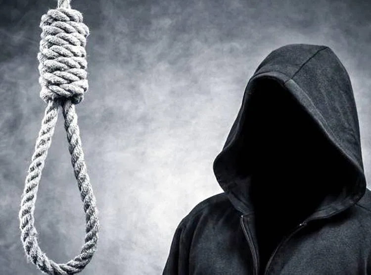 गुना : कर्ज से तंंग आकर युवक ने लगाई फांसी लगाकर की आत्महत्या, परिजनों ने हाइवे पर शव रखकर किया चक्का जाम