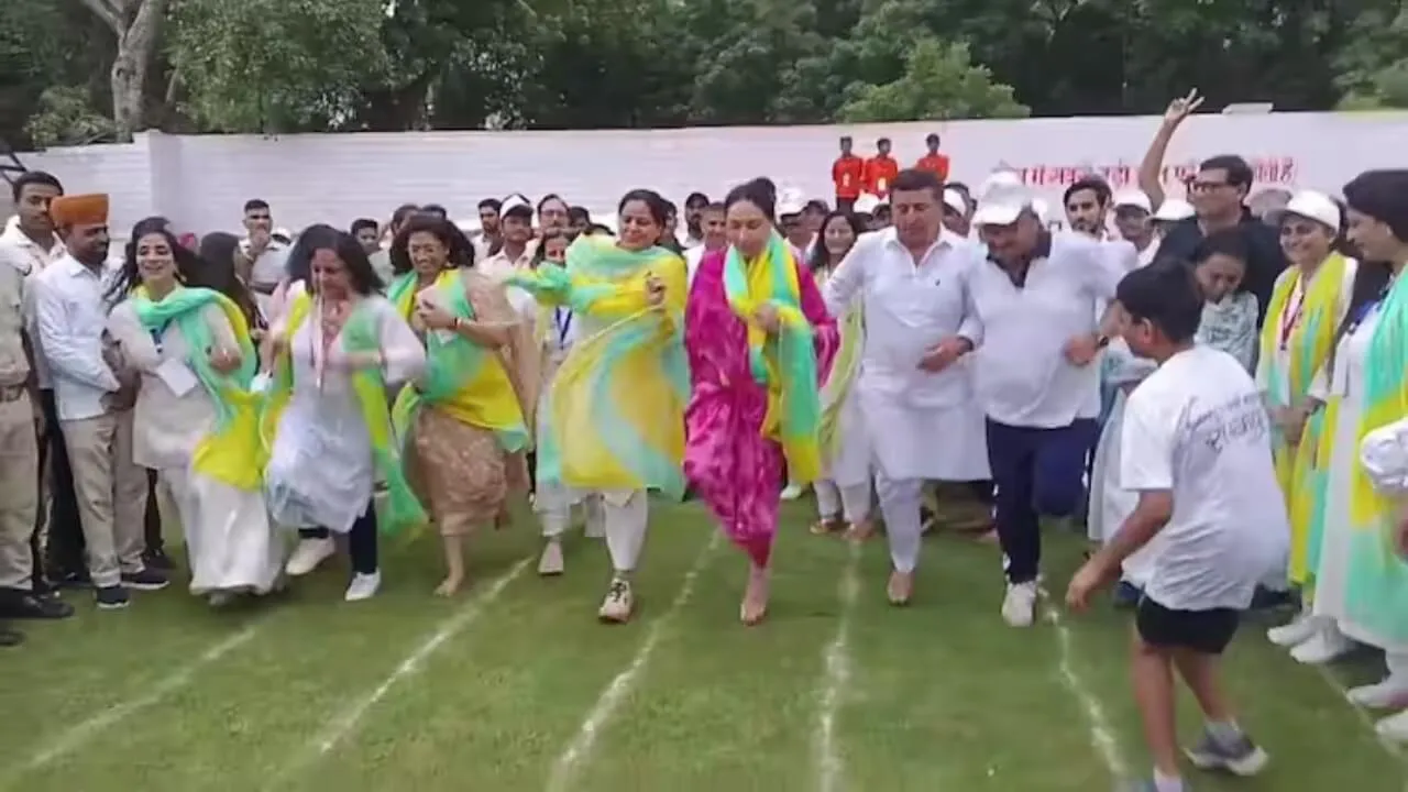 जोधपुर में डिप्टी सीएम दीया कुमारी का नया अंदाज! ‘लंगड़ी दौड़’ में उतरीं, बोलीं- ‘बचपन की यादें हुई ताजा’