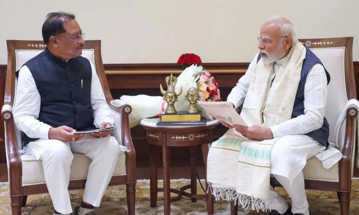 सीएम विष्णुदेव साय ने संसद भवन में पीएम मोदी से की मुलाकात, राज्य के विकास कार्यों की दी जानकारी