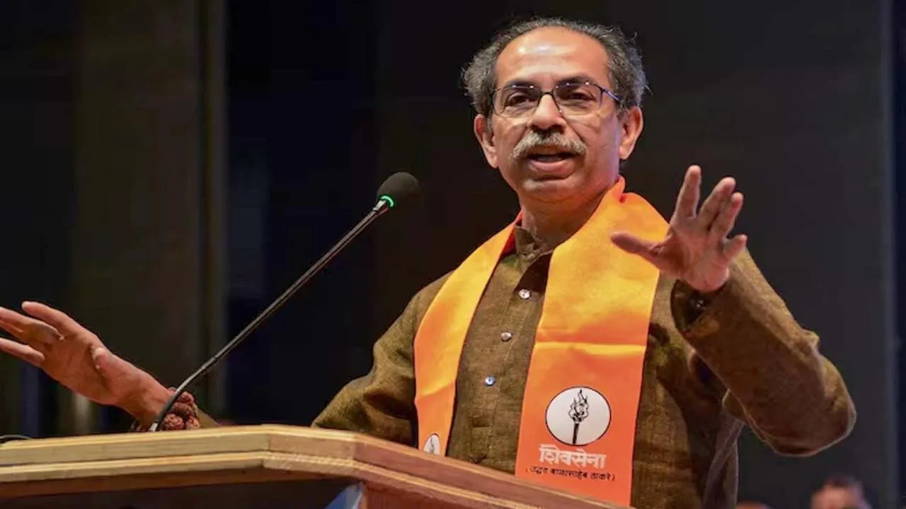 डोनाल्ड ट्रंप भारत का मजाक बना रहे, 50% टैरिफ लगाने पर उद्धव ठाकरे ने सरकार को खूब सुनाया
