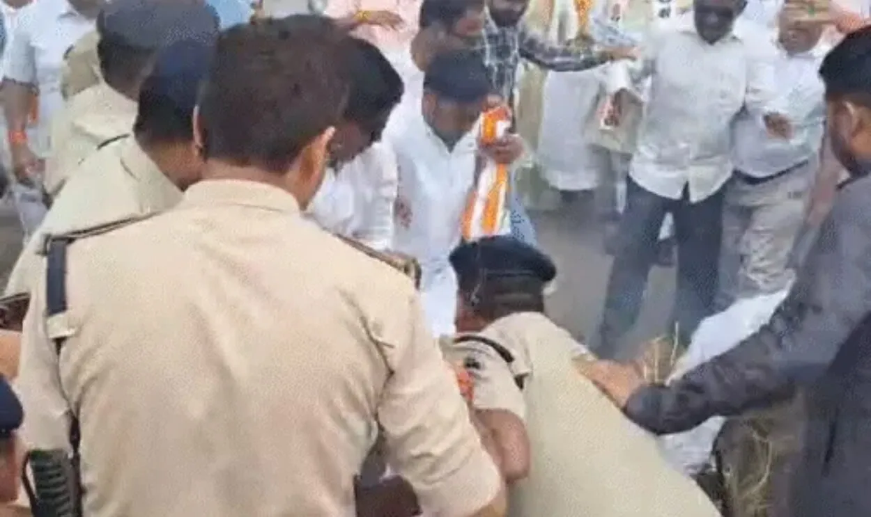 छत्तीसगढ़ में ‘हाफ बिजली बिल’ योजना बंद होने पर कांग्रेस का विरोध तेज, जगह-जगह प्रदर्शन और पुतला दहन