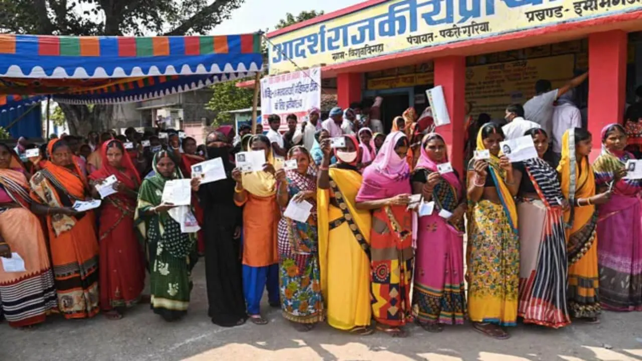 बिहार विधानसभा चुनाव के पहले चरण में रिकॉर्ड मतदान, 121 सीटों पर 64.66 प्रतिशत हुई वोटिंग