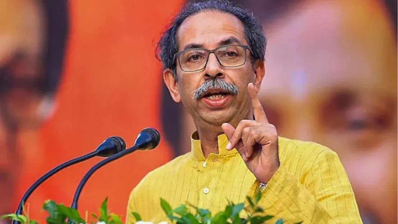 मुंबई के शिवाजी पार्क में शिवसेना-UBT का आंदोलन, सोनम वांगचुक को दिया समर्थन, धर्मेंद्र प्रधान के इस्तीफे की मांग दोहराई