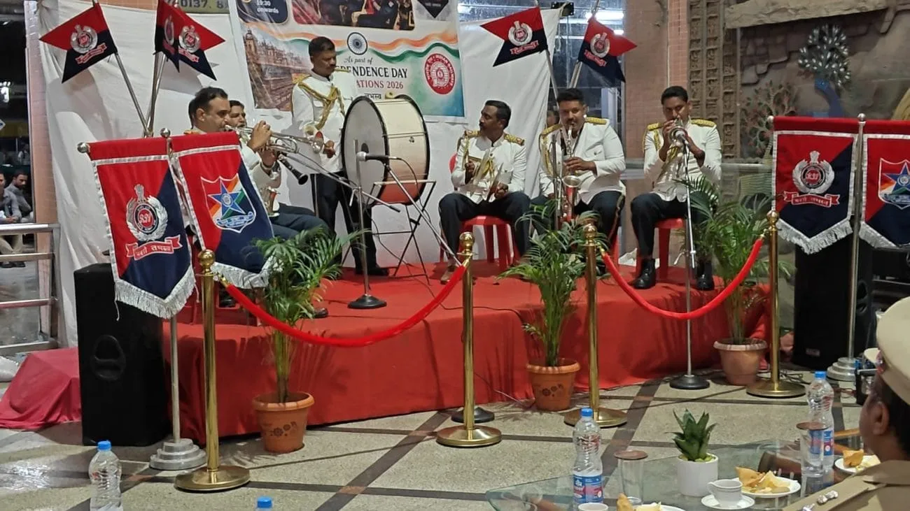 Patriotic music resonated at Bhopal Railway Station
