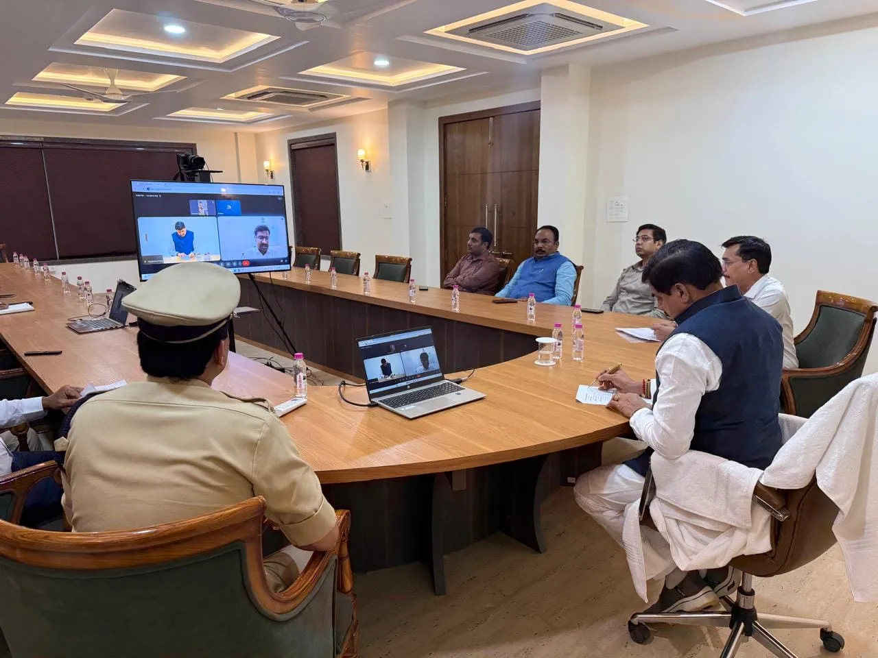 दिल्ली से सीधे रीवा पहुंचे CM मोहन यादव, बाढ़ प्रभावितों को भोजन-वस्त्र और शुद्ध पेयजल देने के निर्देश; बोले- किसी भी हाल में न हो जनहानि या पशुहानि