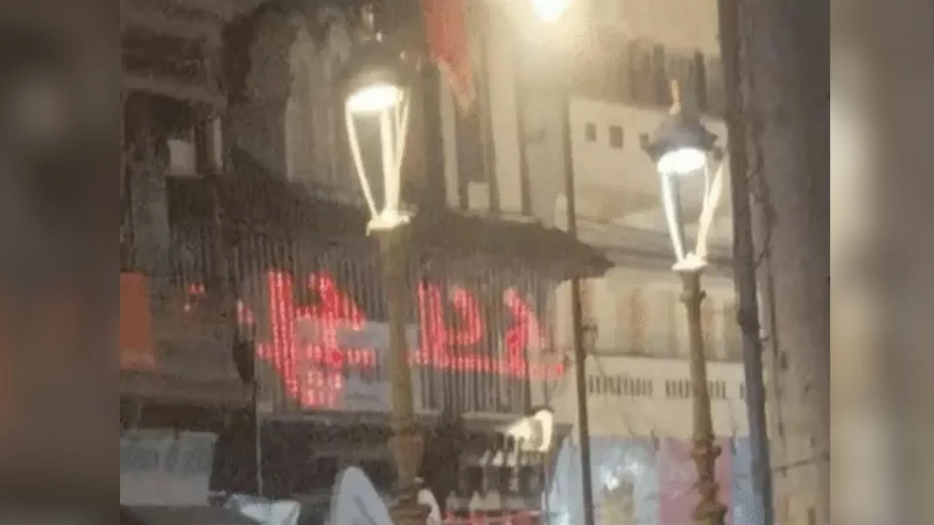 इंदौर में जन्माष्टमी पर मंदिर की स्क्रीन पर दिखीं उर्दू आयतें, पुलिस का कहना – पेन ड्राइव की लापरवाही से हुआ मैसेज फ्लैश