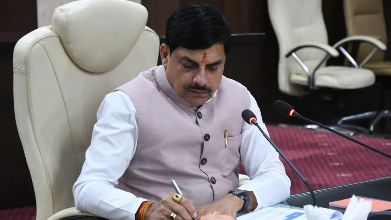 सागर शराब कांड के बाद एक्शन में MP सरकार, फील्ड में उतरीं टीमें, घर-घर स्क्रीनिंग से शराब नेटवर्क पर शिकंजा कसने की तैयारी