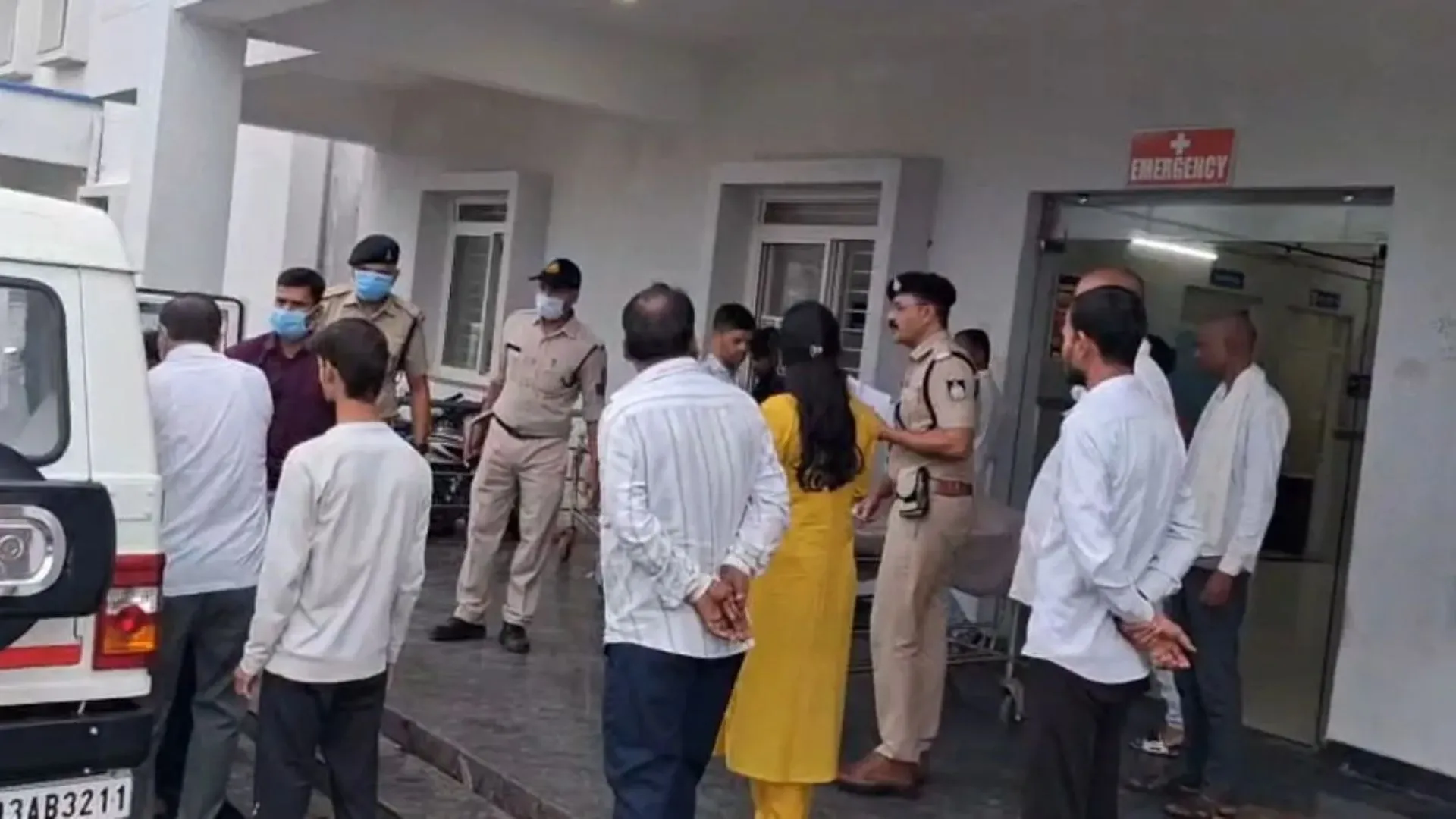 सागर में शराब पीने के बाद 9 लोगों की मौत से हड़कंप, चार गांवों में स्वास्थ्य विभाग की टीमें सक्रिय; कलेक्टर ने लोगों से की ये अपील