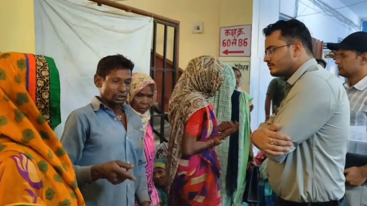 तीन महीने से नहीं मिला खाद्यान्न, कलेक्टर के पास पहुंचे ग्रामीण, राशन दुकान संचालक निलंबित, प्रशासन ने की वैकल्पिक व्यवस्था