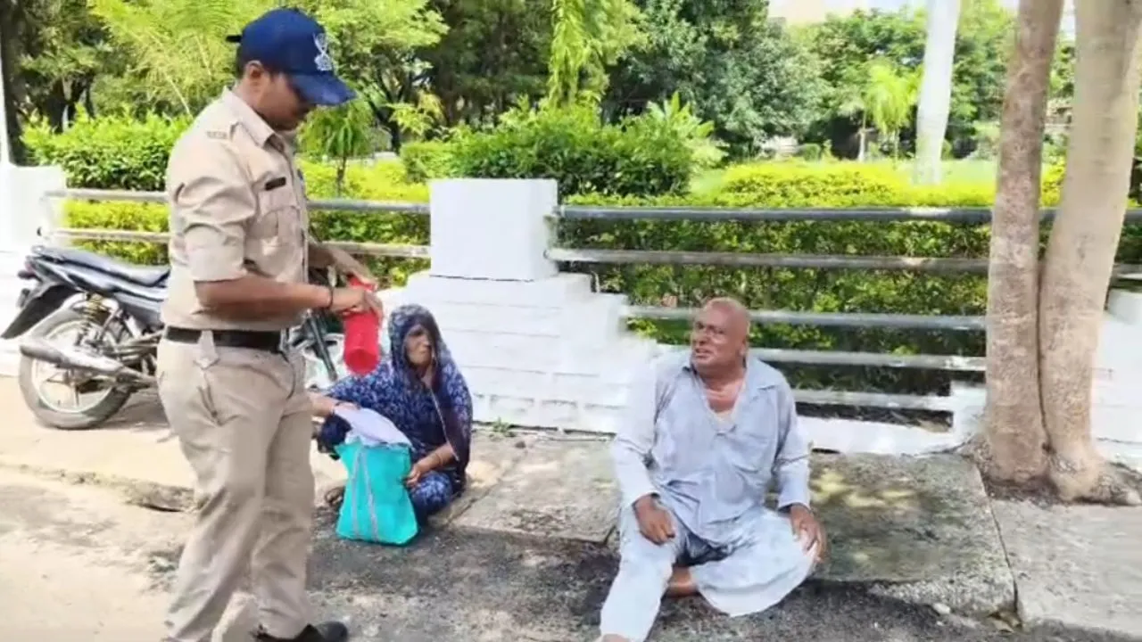 100 बार फरियाद का दावा, फिर खुद पर डीजल उड़ेला, जमीन विवाद में दिव्यांग हीरालाल ने प्रशासन पर लगाये गंभीर आरोप