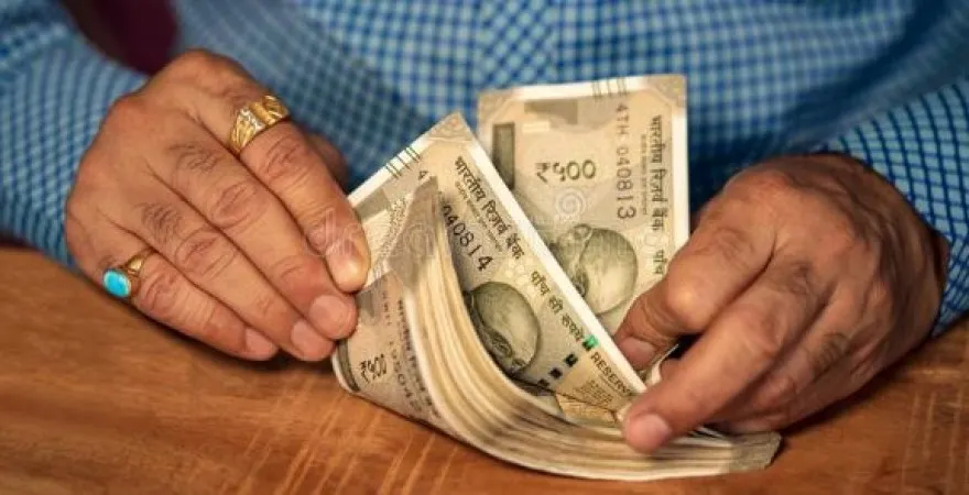 UP: आंगनबाड़ी कार्यकर्ताओं-सहायिकाओं को अक्टूबर में मिलेगा बढ़े हुए मानदेय का लाभ, जानें कितनी खाते में राशि आएगी