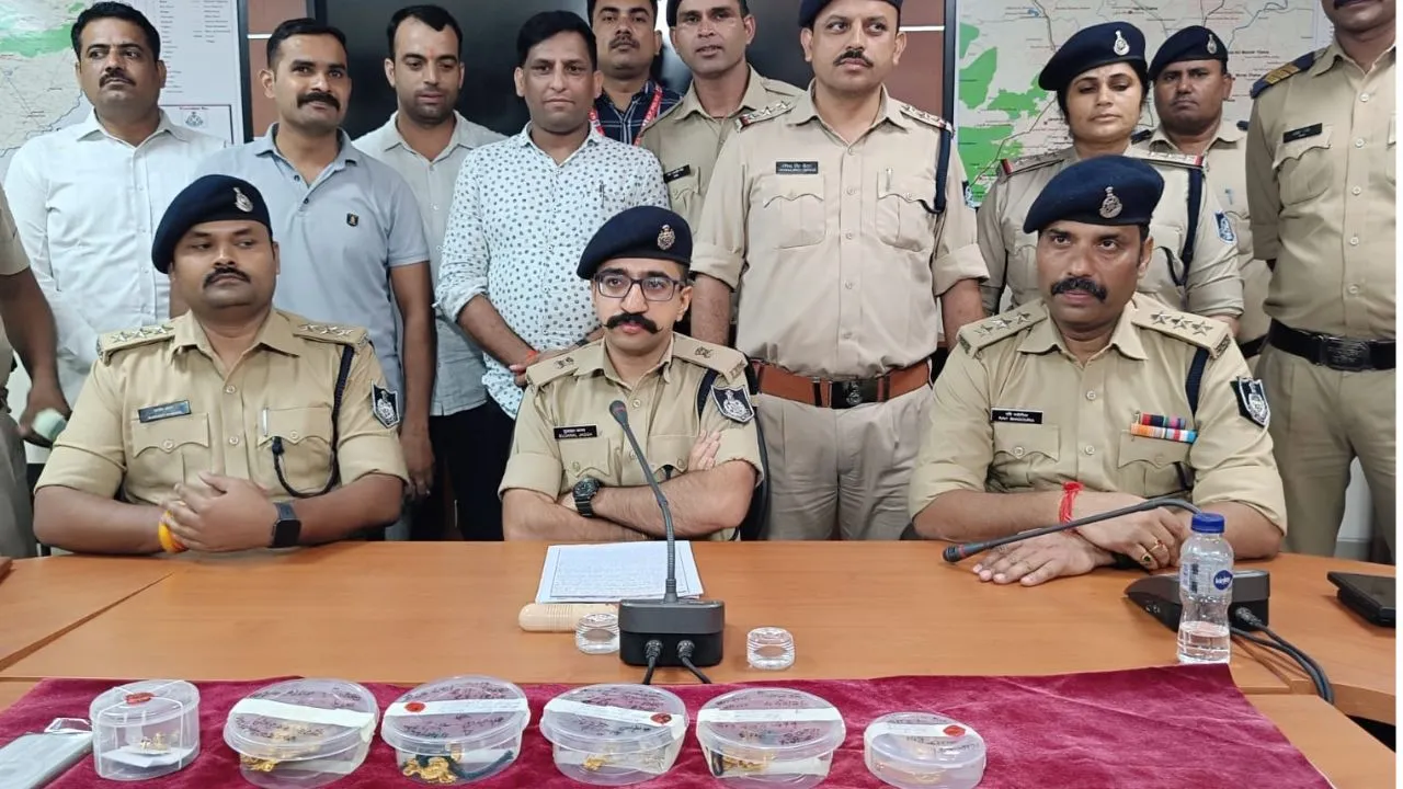ग्वालियर पुलिस ने 4 शातिर चोर पकड़े, सूने घरों को बनाते थे निशाना, तीन चोरियों का खुलासा