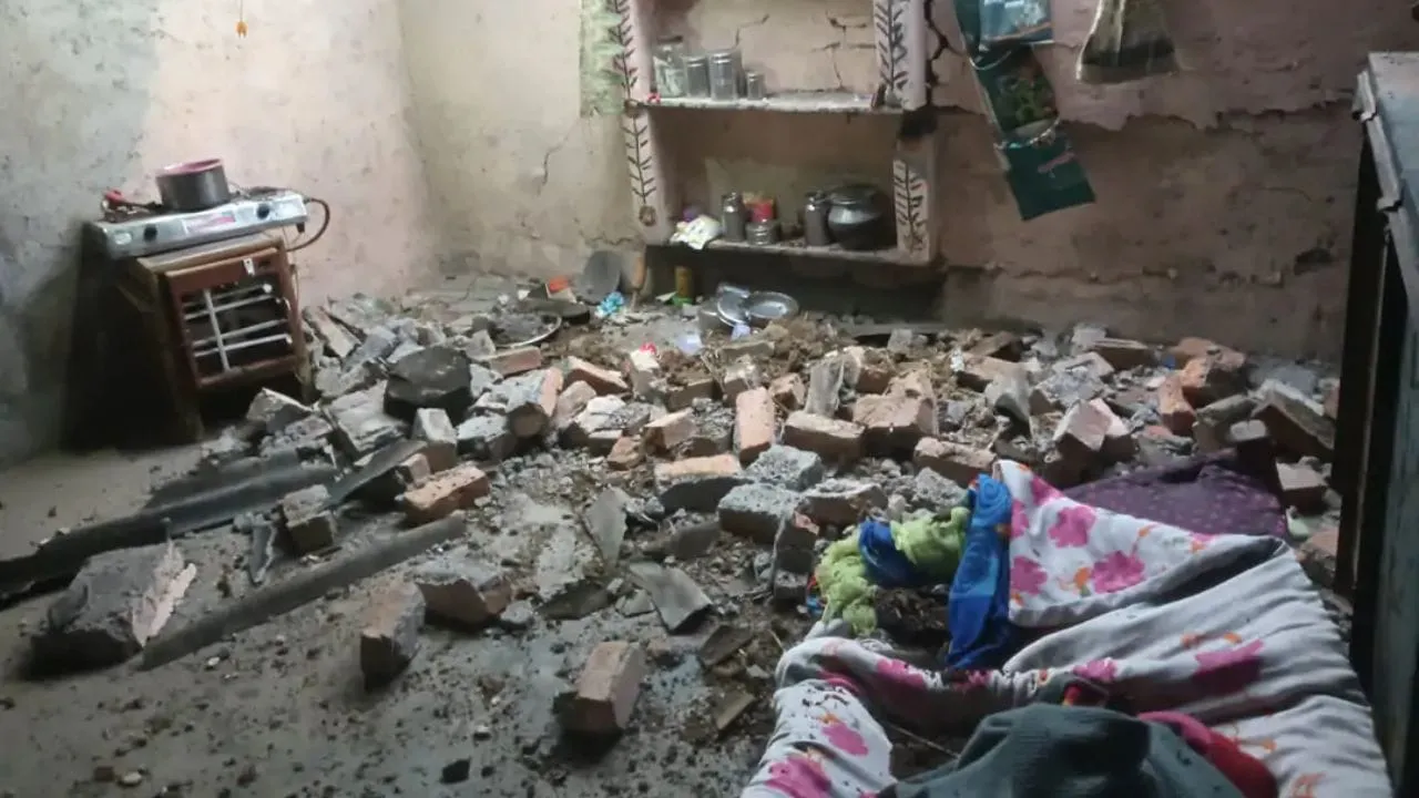 रतलाम में बारिश के बाद गिरी दीवार, एक बच्ची की मौत, बुजुर्ग महिला और दूसरी बच्ची घायल