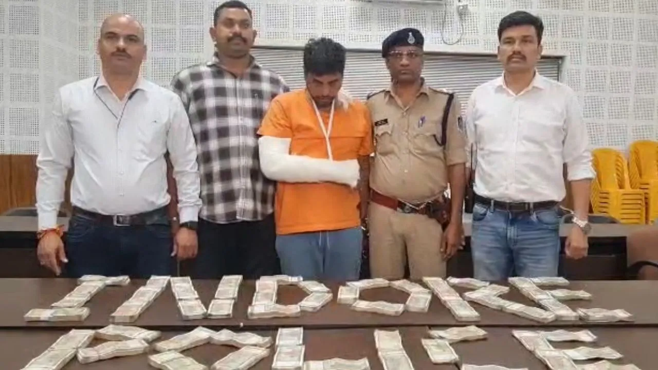 इंदौर पुलिस का बड़ा एक्शन, व्यापारी के 27 लाख लेकर भागा ड्राइवर गिरफ्तार, 24.50 लाख रुपये बरामद, पढ़ें पूरी खबर