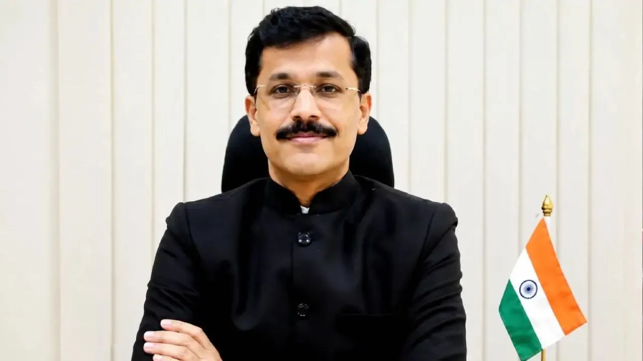 11.05 रुपये का IV सेट, MRP 325 रुपये, अस्पतालों में इस्तेमाल होने वाले मेडिकल सामान की कीमतों पर तुकाराम मुंढे ने उठाए सवाल