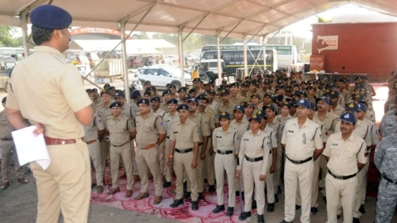उज्जैन में दीपोत्सव कार्यक्रम को लेकर प्रशासन अलर्ट, 3 हजार पुलिसकर्मी संभालेंगे सुरक्षा व्यवस्था