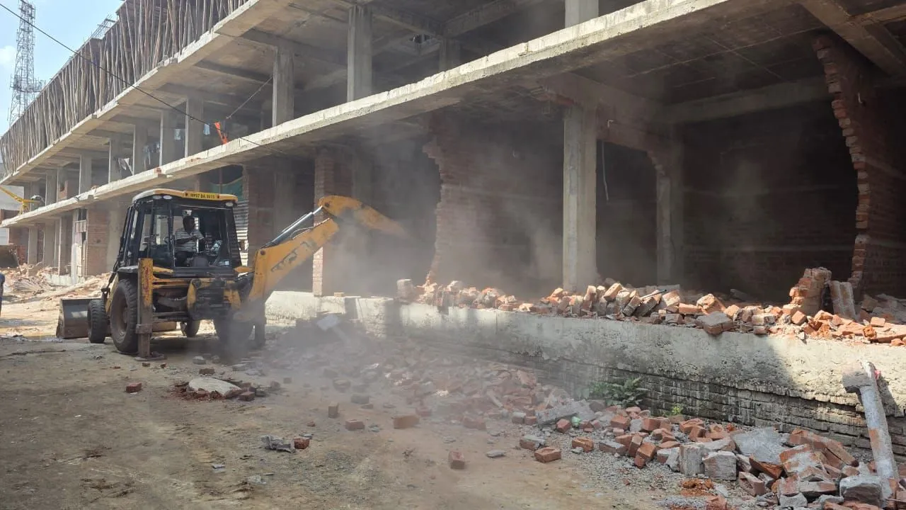 Gwalior Municipal Corporation demolished illegal construction