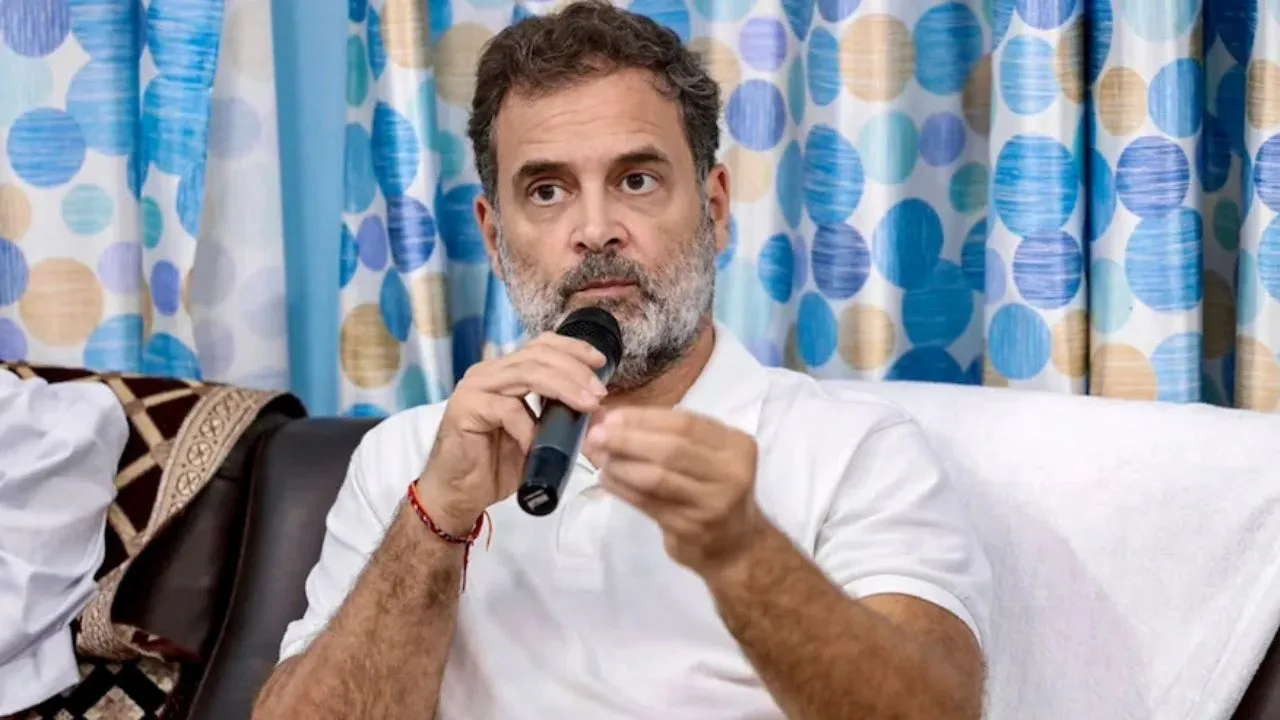“अगर दीये जलाने से फुर्सत मिल गई हो तो..” इंदौर आने से पहले राहुल गांधी ने स्वास्थ्य और शिक्षा व्यवस्था पर सरकार को घेरा, जानें क्या कहा