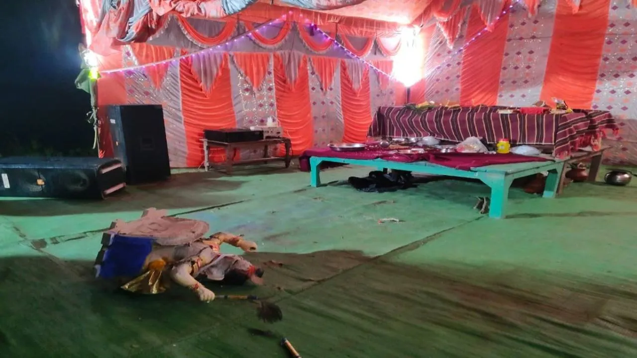 गणेश प्रतिमा खंडित करने के कथित आरोप में 3 सगे भाई गिरफ्तार, DJ की आवाज पर हुआ था विवाद
