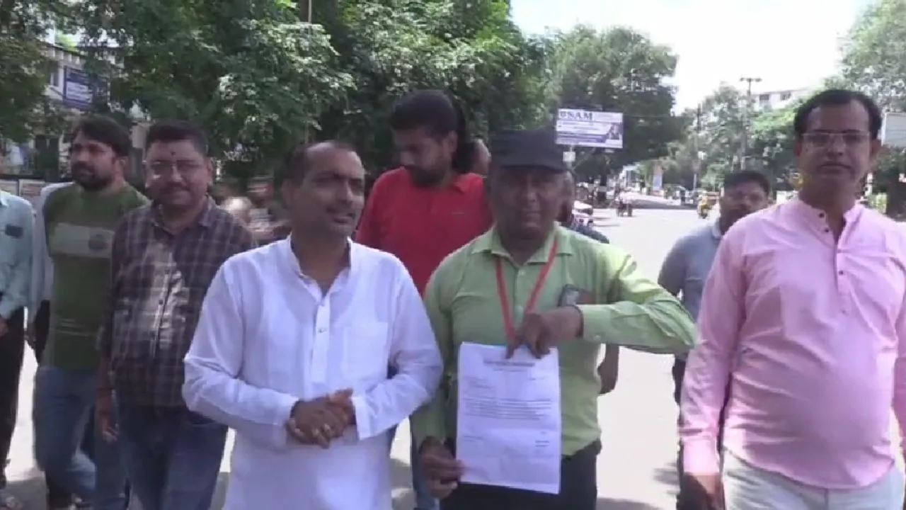 भोपाल के व्यापारियों की वित्त मंत्री से गुहार, केंद्र सरकार से बात कर वापस कराएं यूपीआई टैक्स