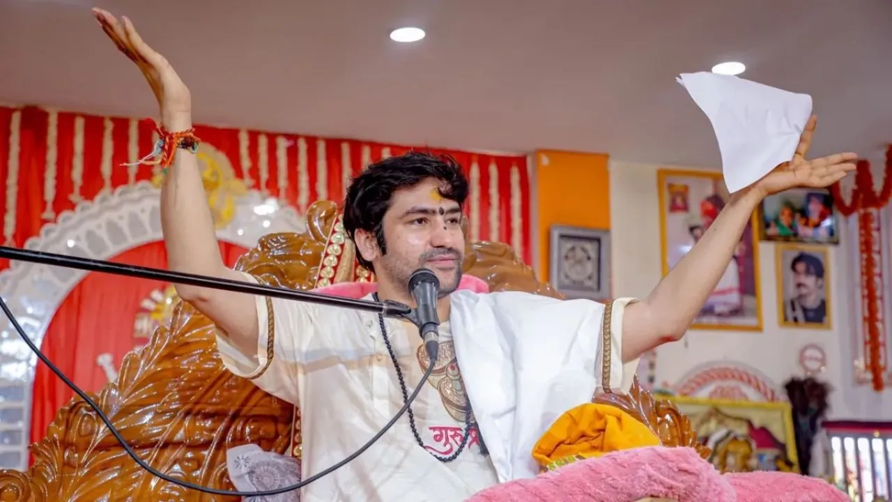 हिंदू राष्ट्र की मांग को लेकर फिर यात्रा पर निकलेंगे बाबा बागेश्वर, 11 अक्टूबर से 5 जिलों में 500 KM का सफर