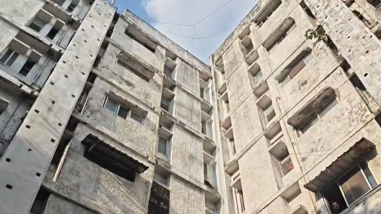 इंदौर के नौलक्खा कॉम्प्लेक्स में बड़ा हादसा, लिफ्ट गिरने से 7 लोग घायल, पुलिस जांच में जुटी