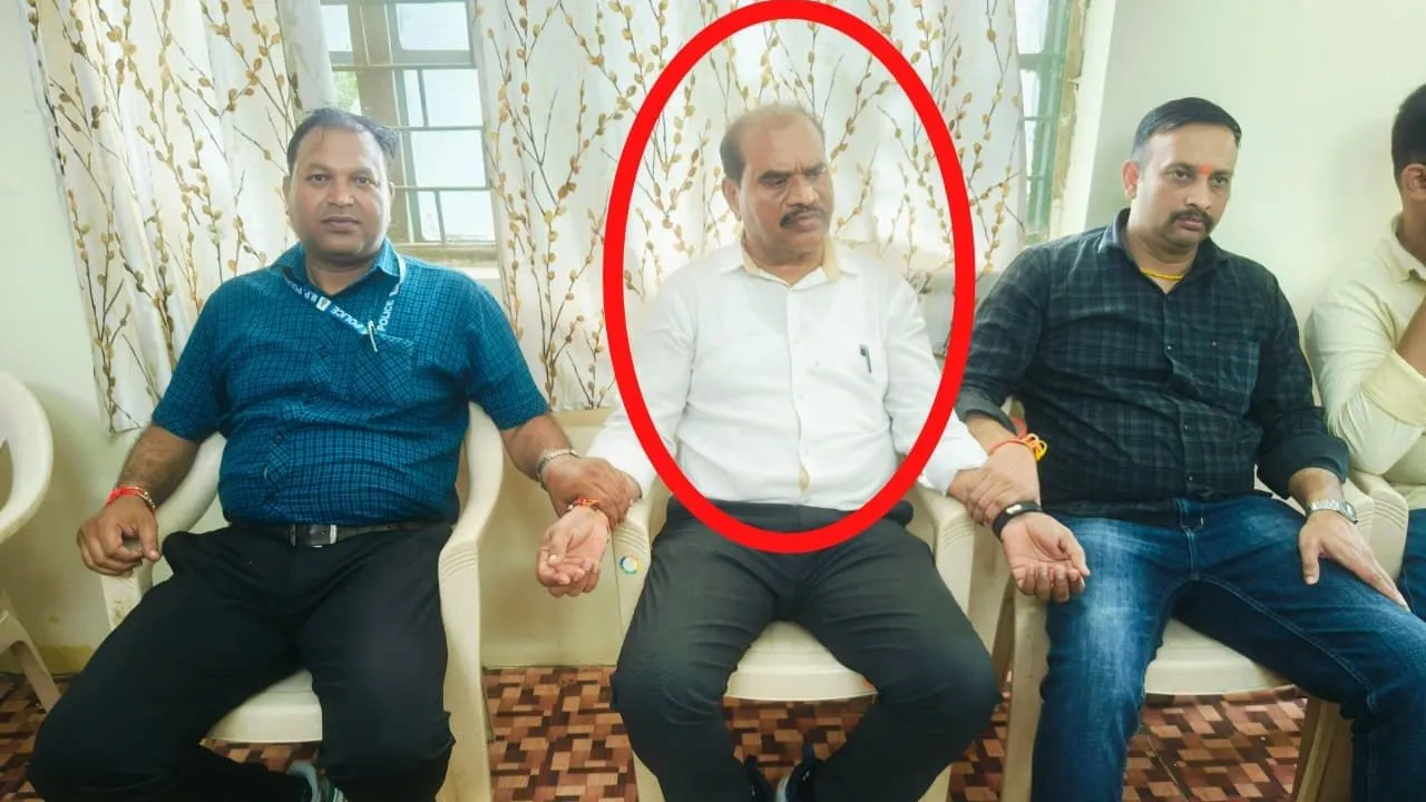 Indore Lokayukta Police arrested NVDA Sub-Engineer accepting bribe