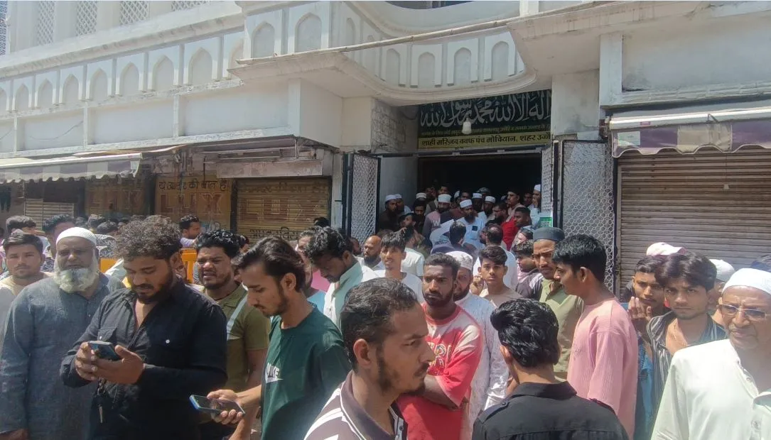सिंहस्थ 2028 के लिए सड़क चौड़ीकरण, शाही मस्जिद का हिस्सा खुद हटा रहा समुदाय; शहर काजी ने कहा- अफवाहों पर ध्यान न दें