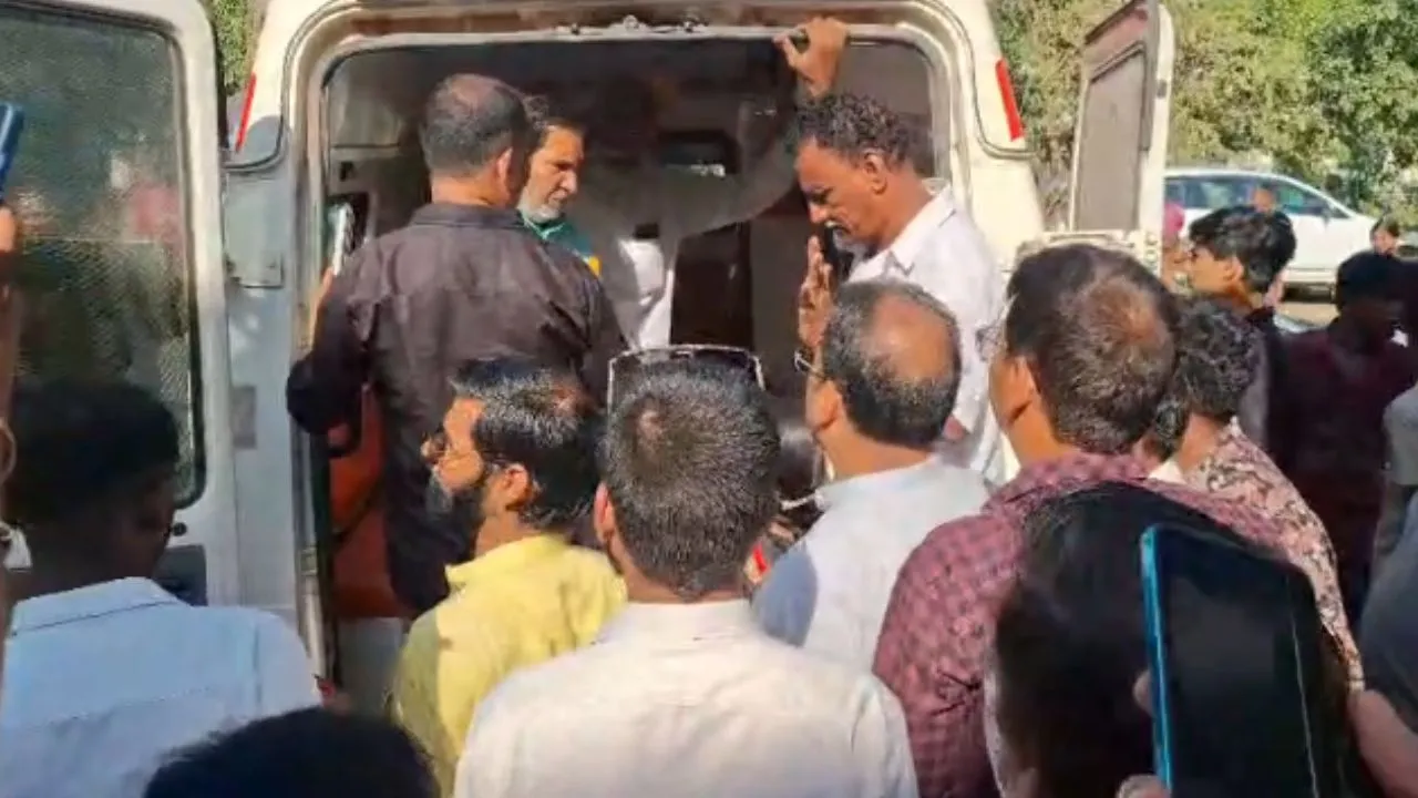 नीमच में कांग्रेस नेता पर हमला, सिर पर गंभीर चोट, अस्पताल में जुटे समर्थक, आरोपियों की गिरफ्तारी की मांग