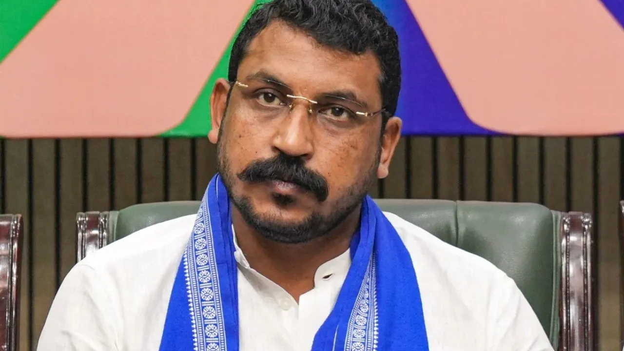 सांसद चंद्रशेखर आजाद के खिलाफ अरेस्ट वारंट, जानें 8 साल पुराने मामले में कोर्ट ने और क्या निर्देश दिए