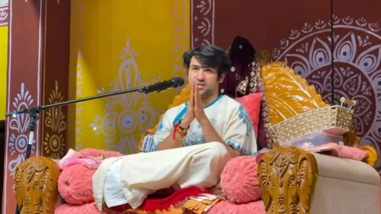 धीरेन्द्र शास्त्री बोले, “बेटियां होना पाप जैसा हो गया है”, बागेश्वर धाम पर अकेले ना आयें महिलाएं, सेवादारों पर भी नहीं करें भरोसा