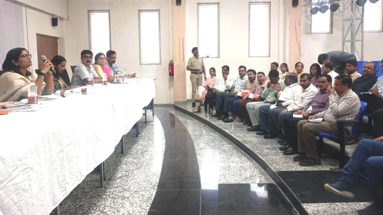 कलेक्टर ने किया एक साथ 19 पटवारियों को निलंबित, फार्मर रजिस्ट्री से CM हेल्पलाइन तक काम में लापरवाही बनी वजह