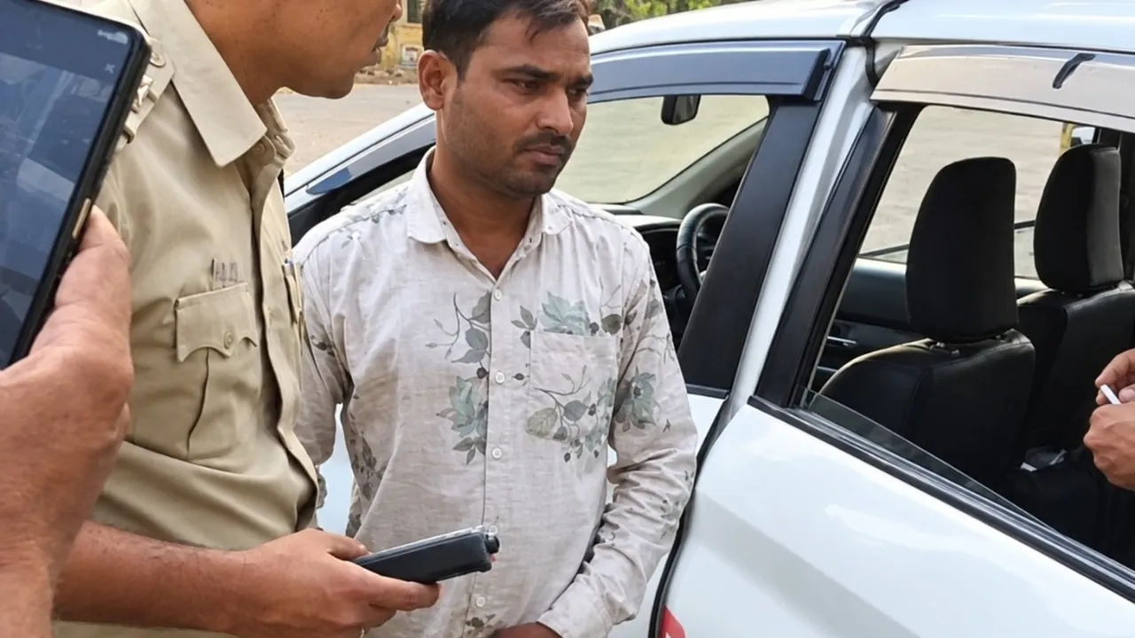 सीहोर में नशे में धूत ड्राइवर का हंगामा, पुलिस से की बदसलूकी, वाहन जब्त कर केस दर्ज